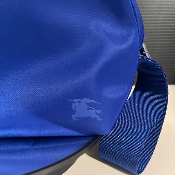 Burberry travel pouch new - Picture 2 of 9